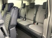 Volkswagen Caravelle 11