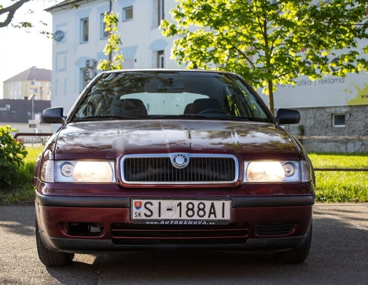 Škoda Octavia Sedan / Limuzína 1,6 l 55 kw