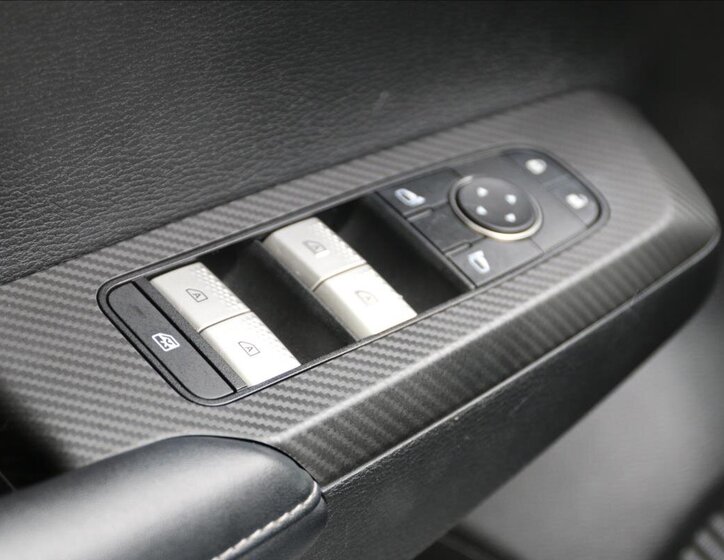 Mitsubishi Outlander SUV / Terénní 2,4 l 162 kw