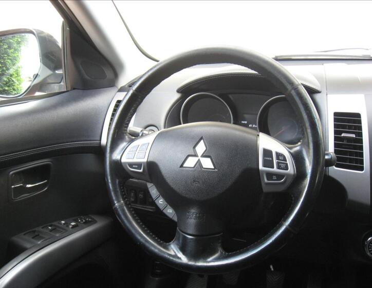 Mitsubishi Outlander 22