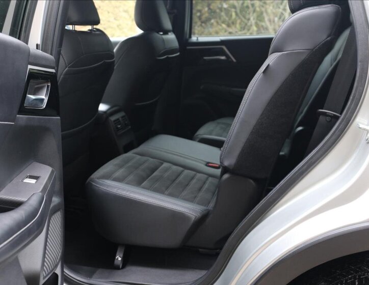 Mitsubishi Outlander 56