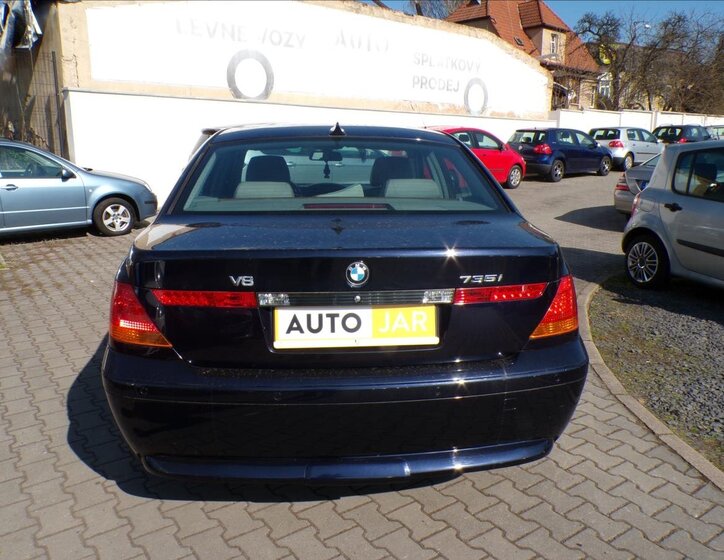 BMW Řada 7 Sedan / Limuzína 3,6 l 200 kw