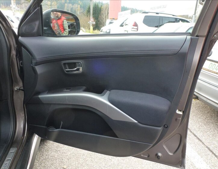 Mitsubishi Outlander Kombi 2,3 l 130 kw