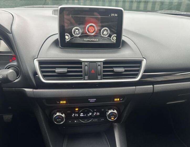 Mazda 3 16