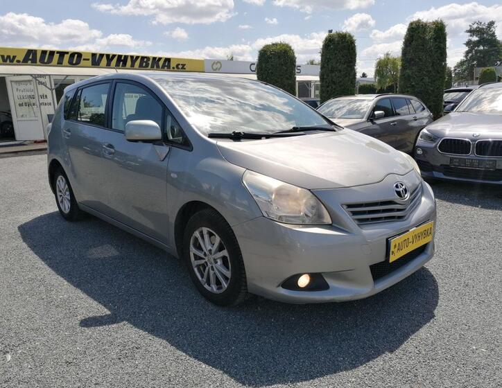 Toyota Verso 3
