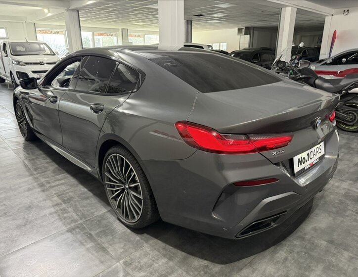 BMW Řada 8 Sedan / Limuzína 3,0 l 250 kw