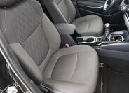 Toyota Corolla Sedan / Limuzína 1,5 l 92 kw