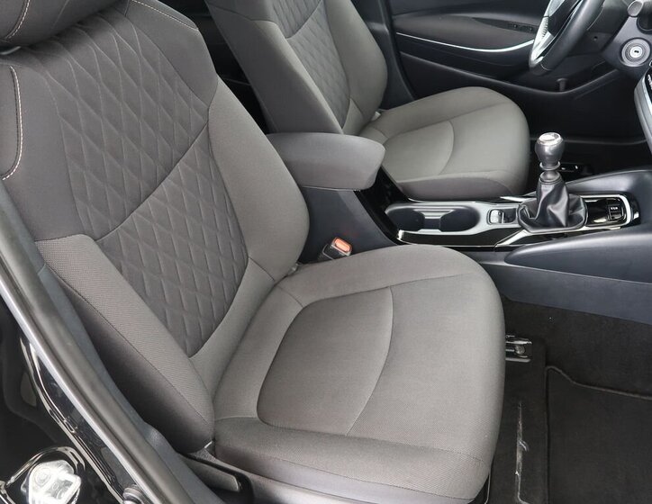 Toyota Corolla Sedan / Limuzína 1,5 l 92 kw