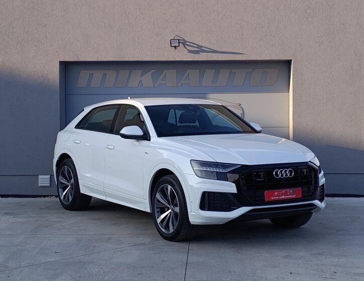 Audi Q8 SUV / Terénní 3,0 l 210 kw