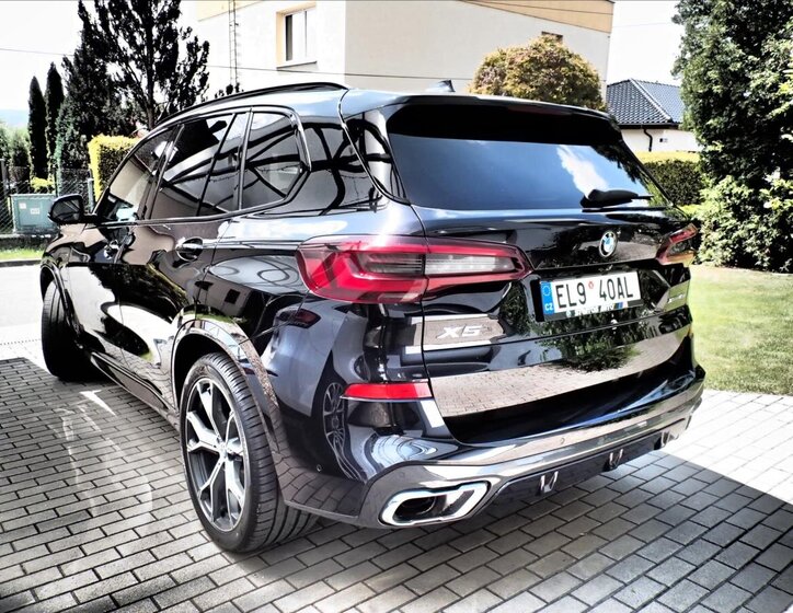 BMW X5 Kombi 3,0 l 290 kw