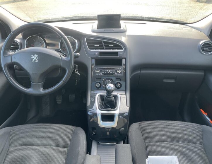 Peugeot 5008 13