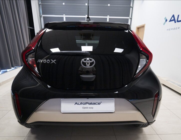 Toyota Aygo Hatchback 998,0 53 kw