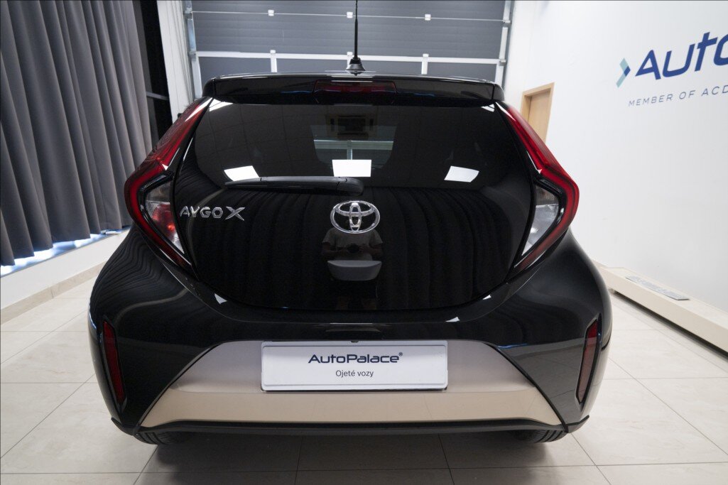 Toyota Aygo Hatchback 998,0 53 kw