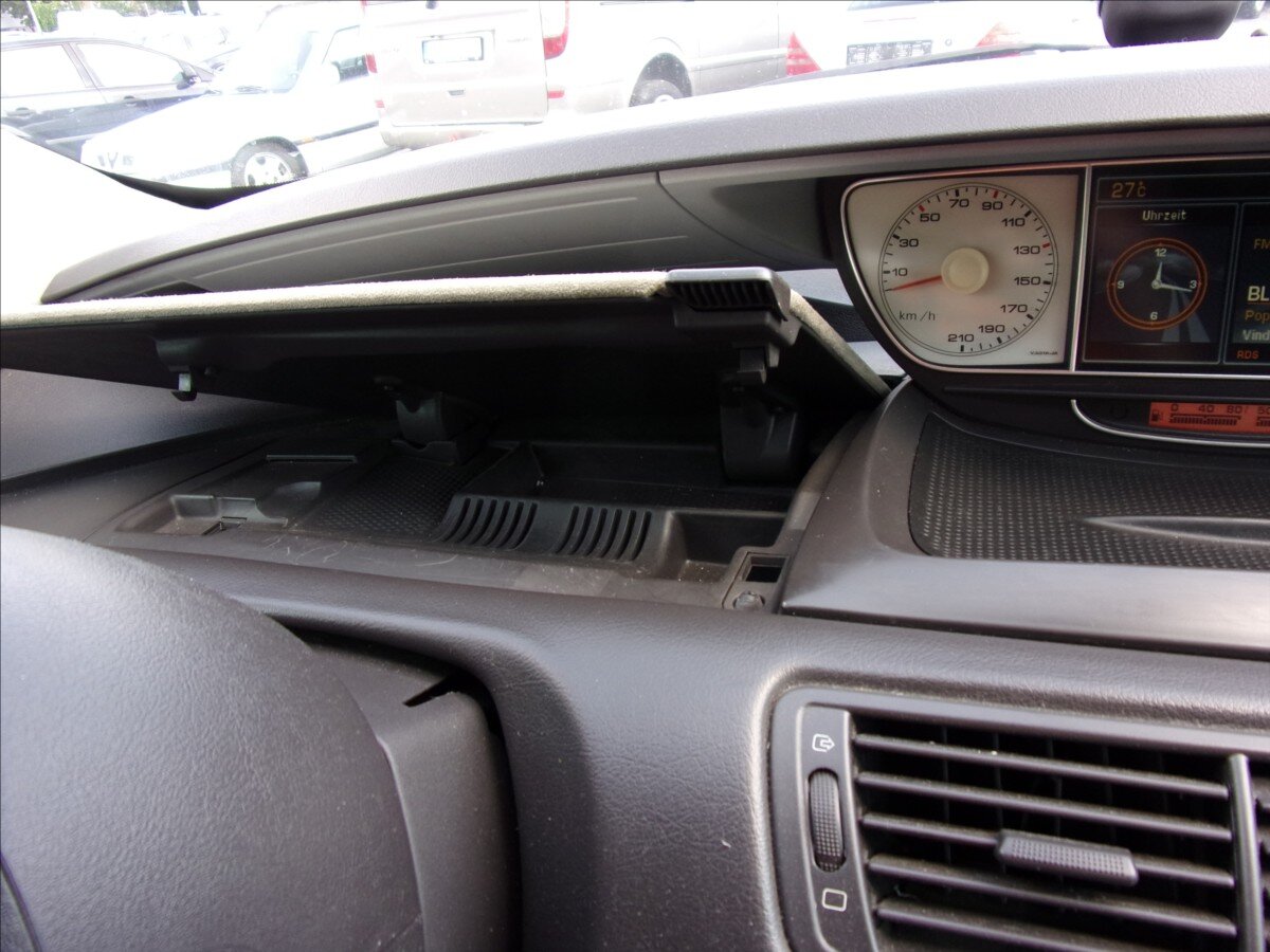 Peugeot 807 MPV 2,0 l 100 kw