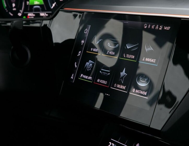 Audi e-tron SUV 0,0 300 kw