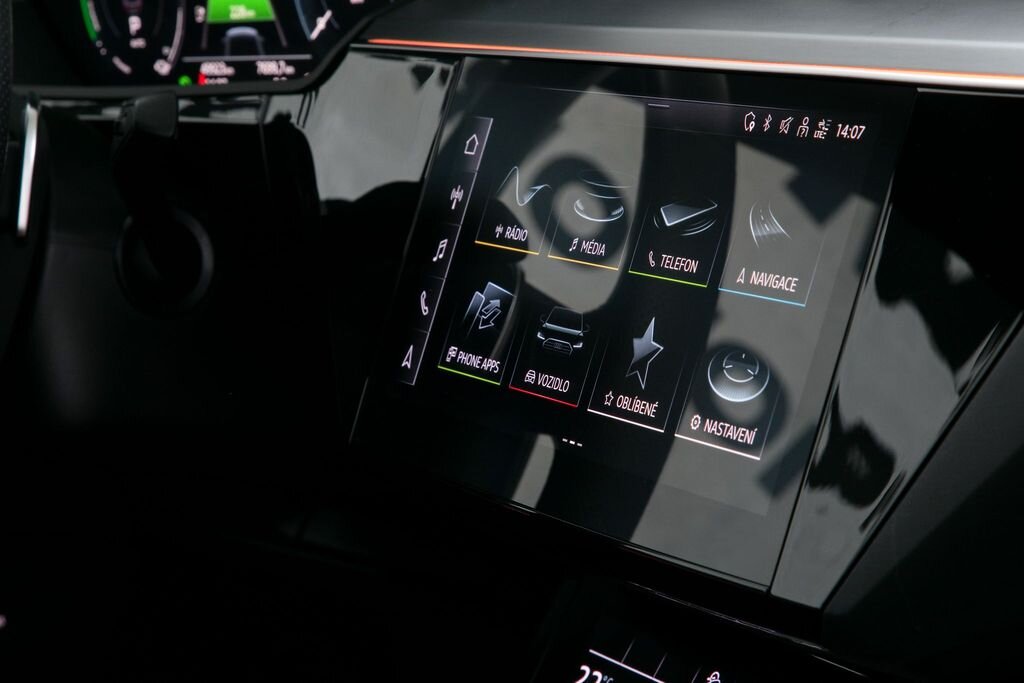 Audi e-tron SUV 0,0 300 kw