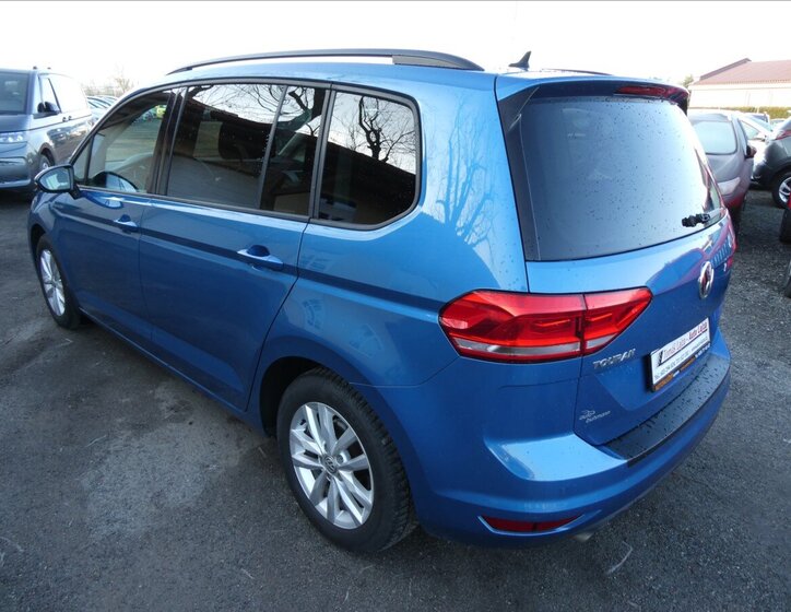 Volkswagen Touran MPV 1,2 l 81 kw