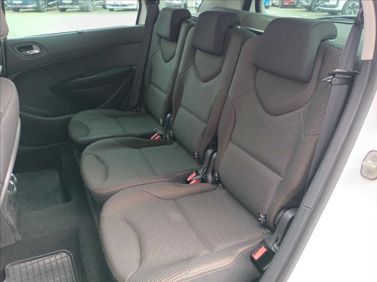 Peugeot 308 Kombi 1,6 l 686 kw