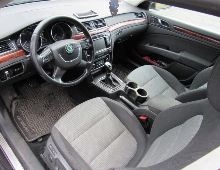 Škoda Superb Kombi 1,9 l 77 kw