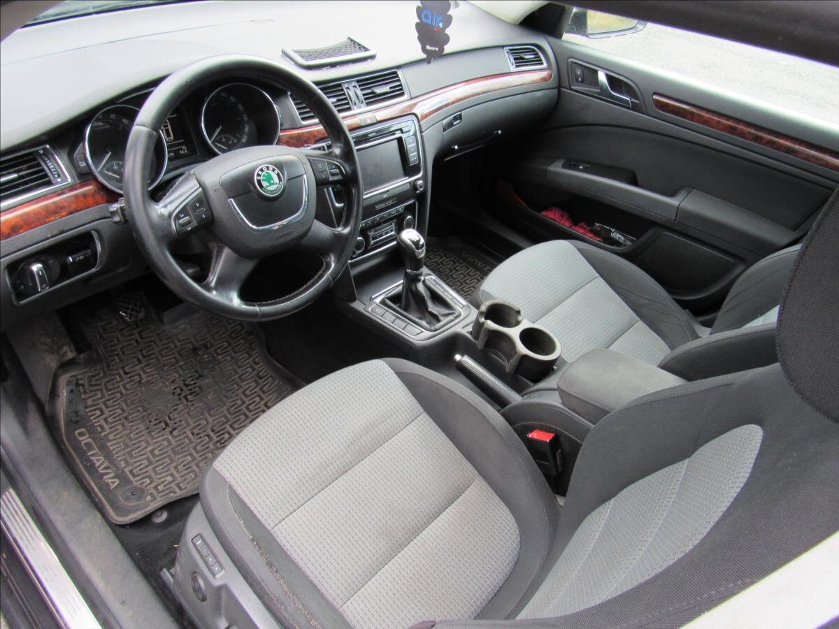 Škoda Superb Kombi 1,9 l 77 kw