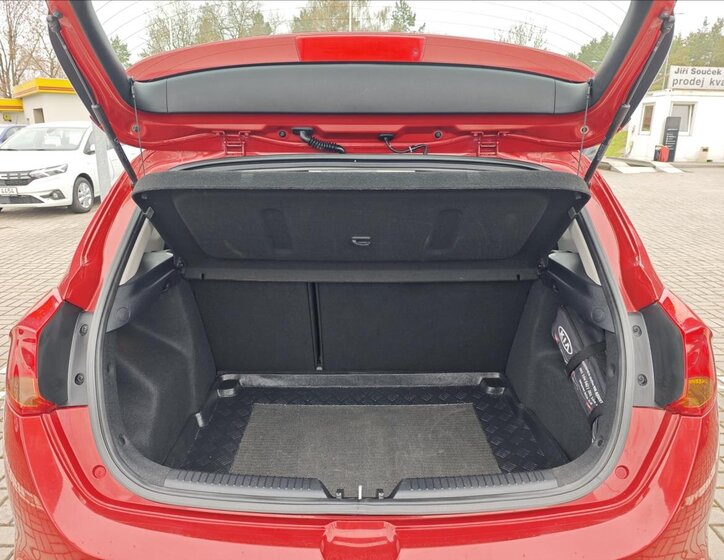 KIA Ceed Hatchback 1,4 l 73 kw