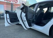 Tesla Model 3 Sedan / Limuzína 0,0 208 kw