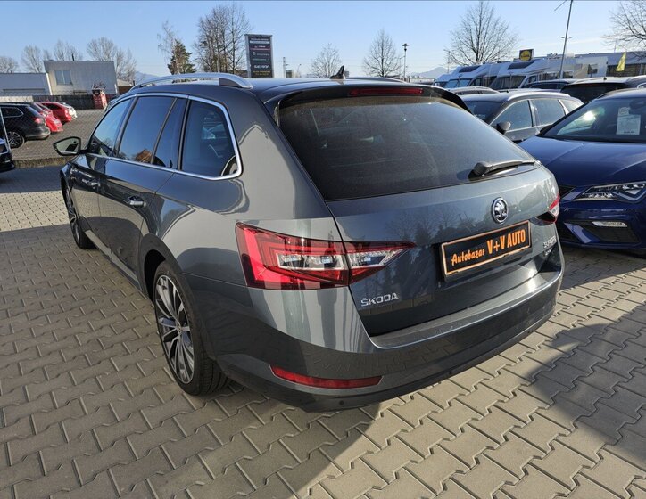Škoda Superb Kombi 2,0 l 140 kw