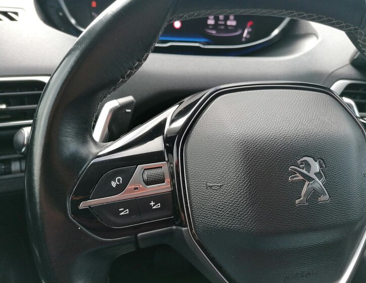 Peugeot 5008 SUV / Terénní 1,5 l 96 kw