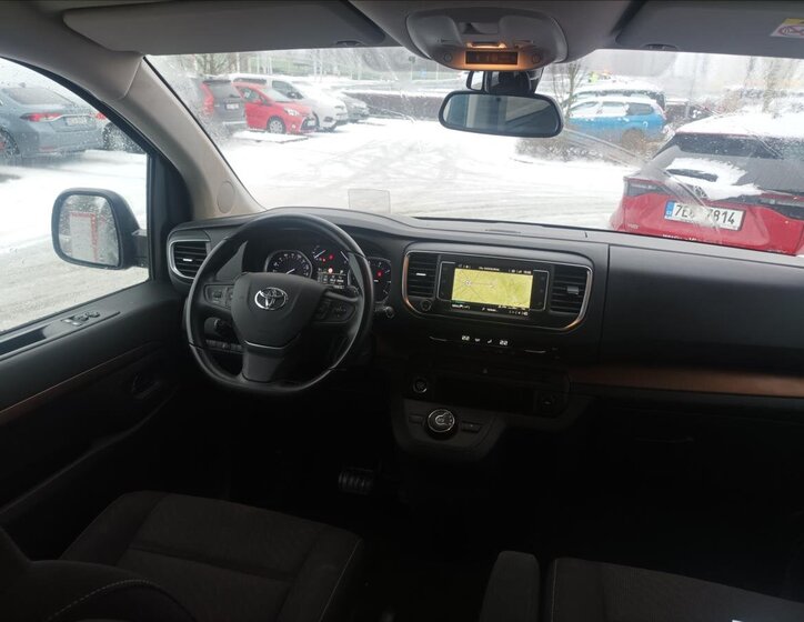 Toyota ProAce Verso 8