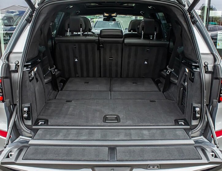 BMW X7 SUV / Terénní 3,0 l 250 kw