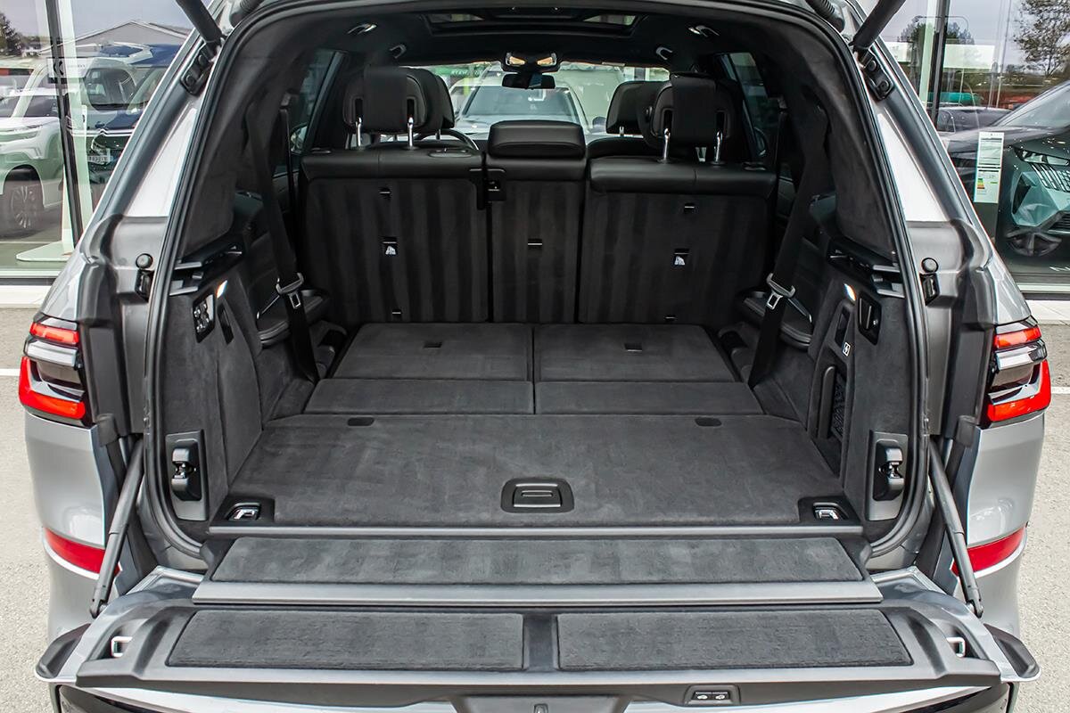 BMW X7 SUV / Terénní 3,0 l 250 kw