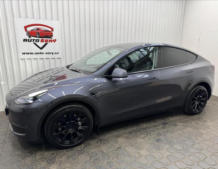 Tesla Model Y 3