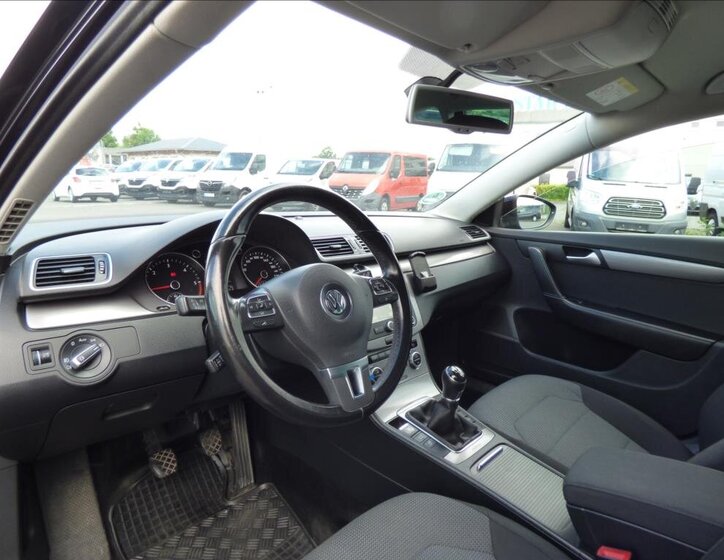 Volkswagen Passat 18