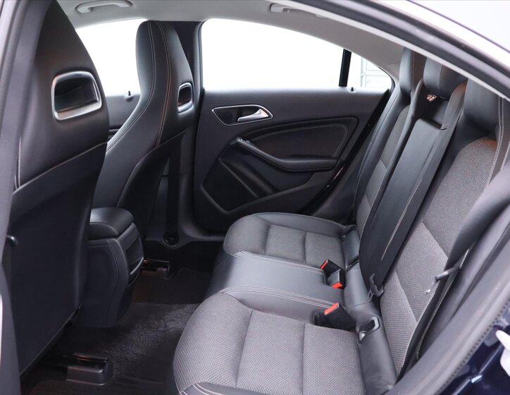 Mercedes-Benz CLA 13