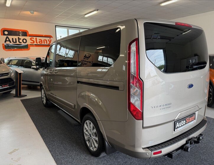 Ford Tourneo Custom MPV 2,0 l 96 kw