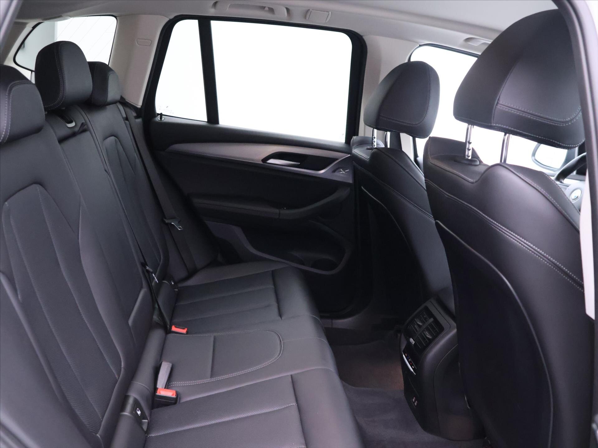 BMW X3 SUV / Terénní 2,0 l 140 kw