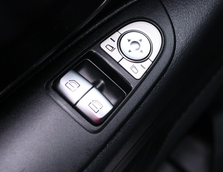 Mercedes-Benz Vito 14