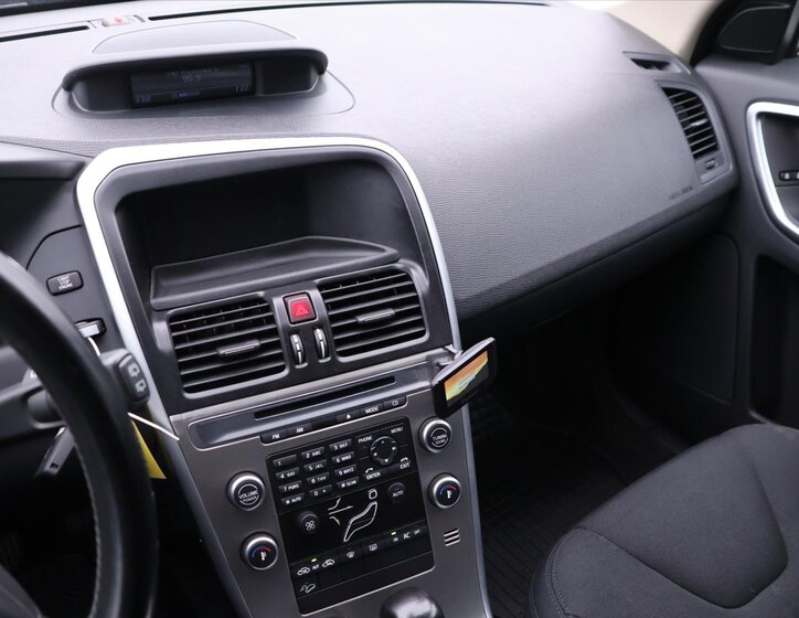 Volvo XC60 SUV / Terénní 2,4 l 120 kw