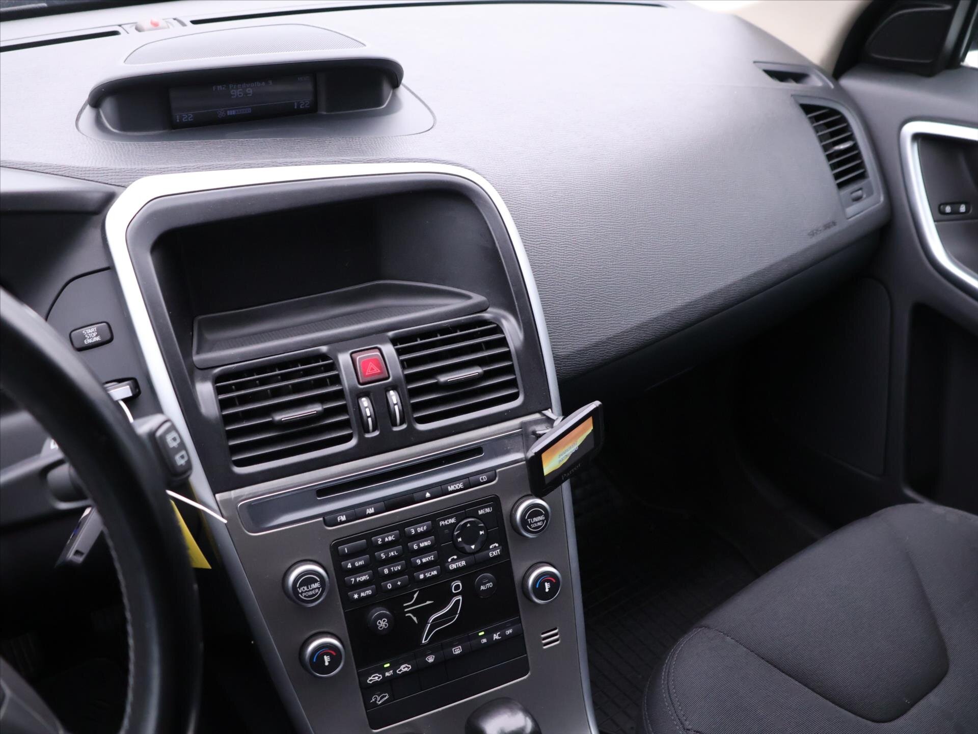 Volvo XC60 SUV / Terénní 2,4 l 120 kw