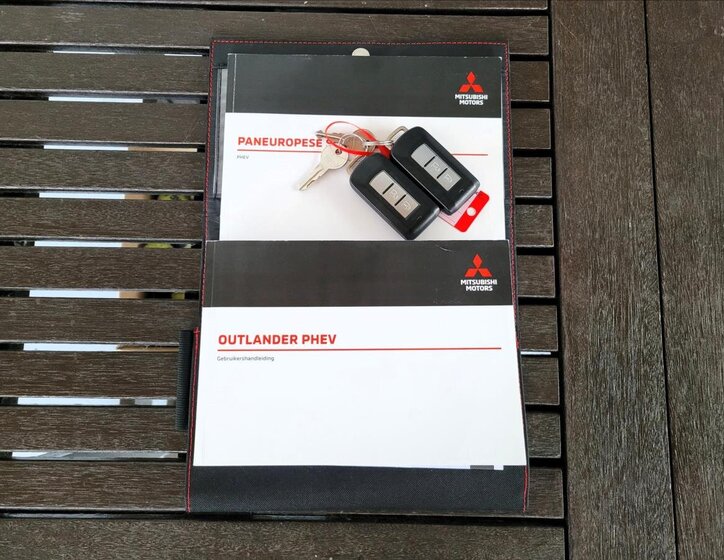 Mitsubishi Outlander SUV / Terénní 2,4 l 165 kw