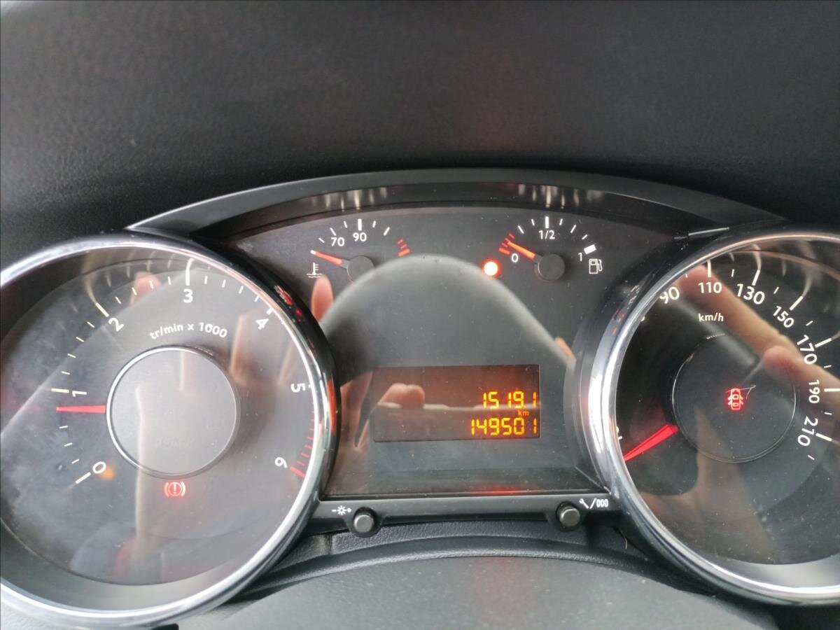 Peugeot 5008 SUV 1,6 l 88 kw