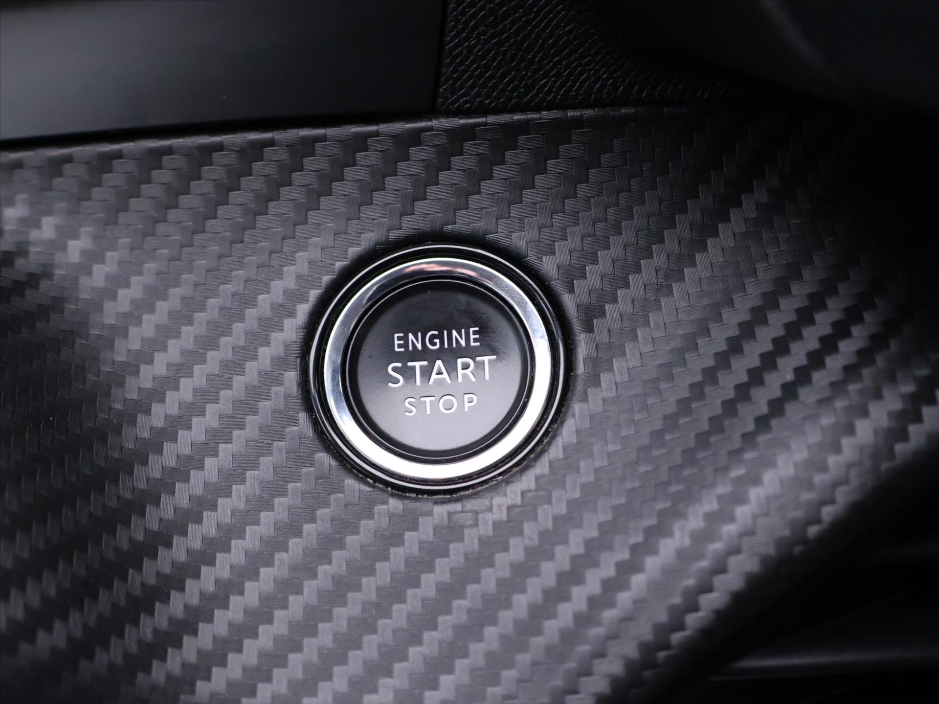 Peugeot 2008 SUV 1,2 l 74 kw