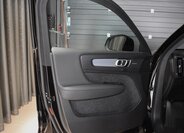 Volvo XC40 SUV / Terénní 2,0 l 145 kw