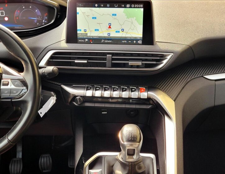 Peugeot 3008 SUV / Terénní 1,5 l 96 kw