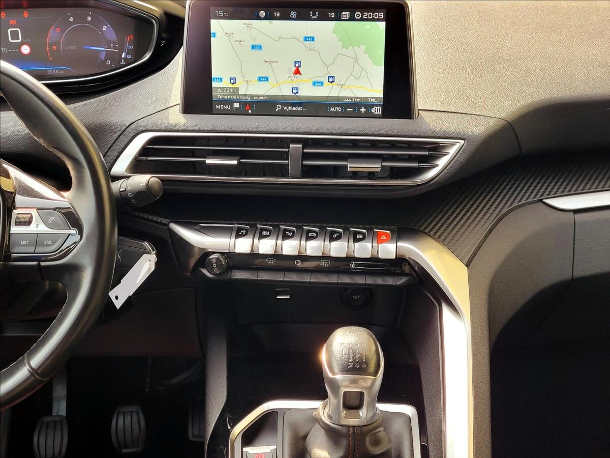 Peugeot 3008 SUV / Terénní 1,5 l 96 kw