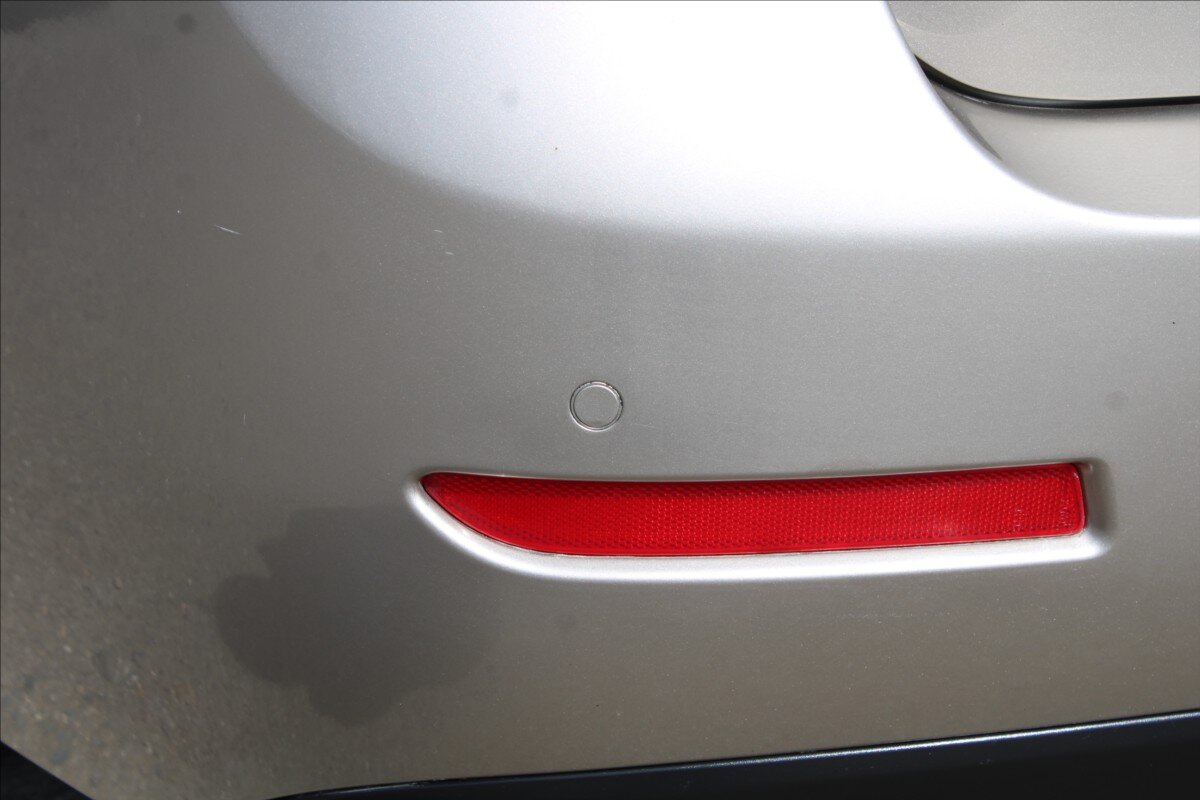 Renault Latitude Sedan / Limuzína 2,0 l 127 kw