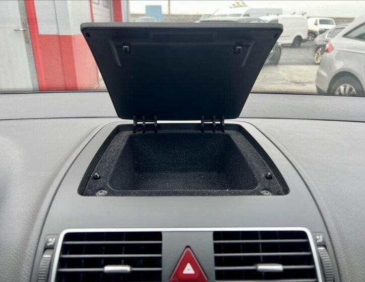 Volkswagen Touran MPV 1,6 l 77 kw