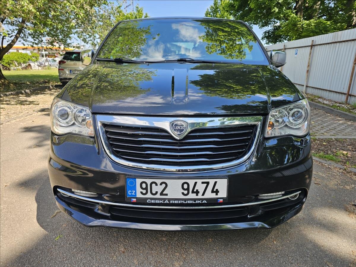 Lancia Voyager MPV 2,8 l 130 kw