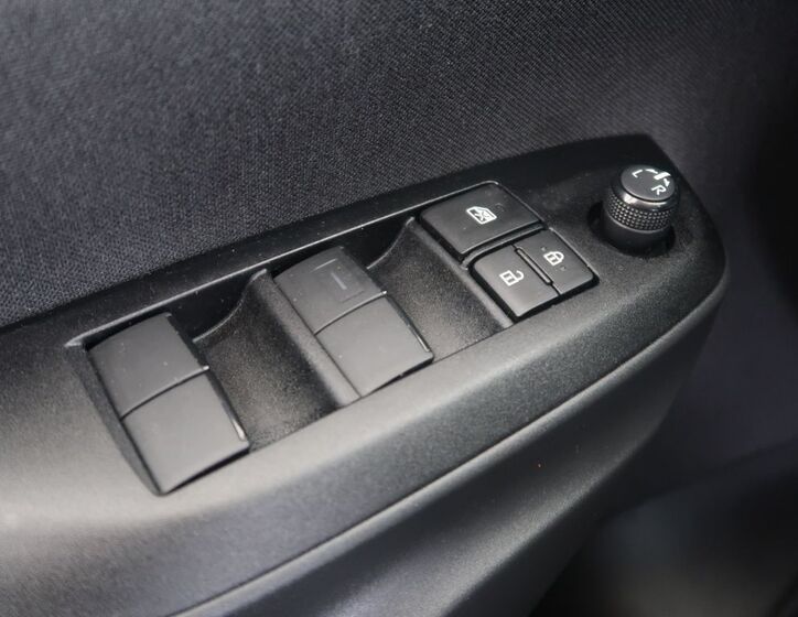 Toyota Yaris Cross 23