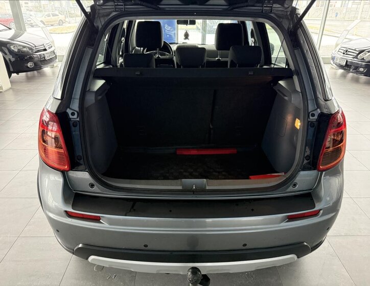 Suzuki SX4 Hatchback 2,0 l 99 kw